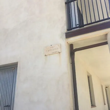 Le Castella Lägenhet